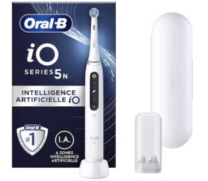 Oral-B iO 5N Brosse À Dents Électrique Blanche connectée Bluetooth, 1 Brossette, 1 Étui De Voyage